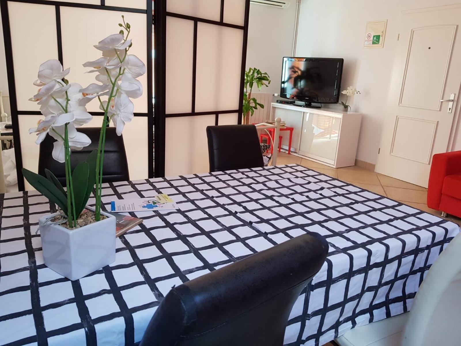 Trbovic Apartments Peaceful Stay With Free Parking, Pet-Friendly, And Bike Storage In อูมัค ภายนอก รูปภาพ