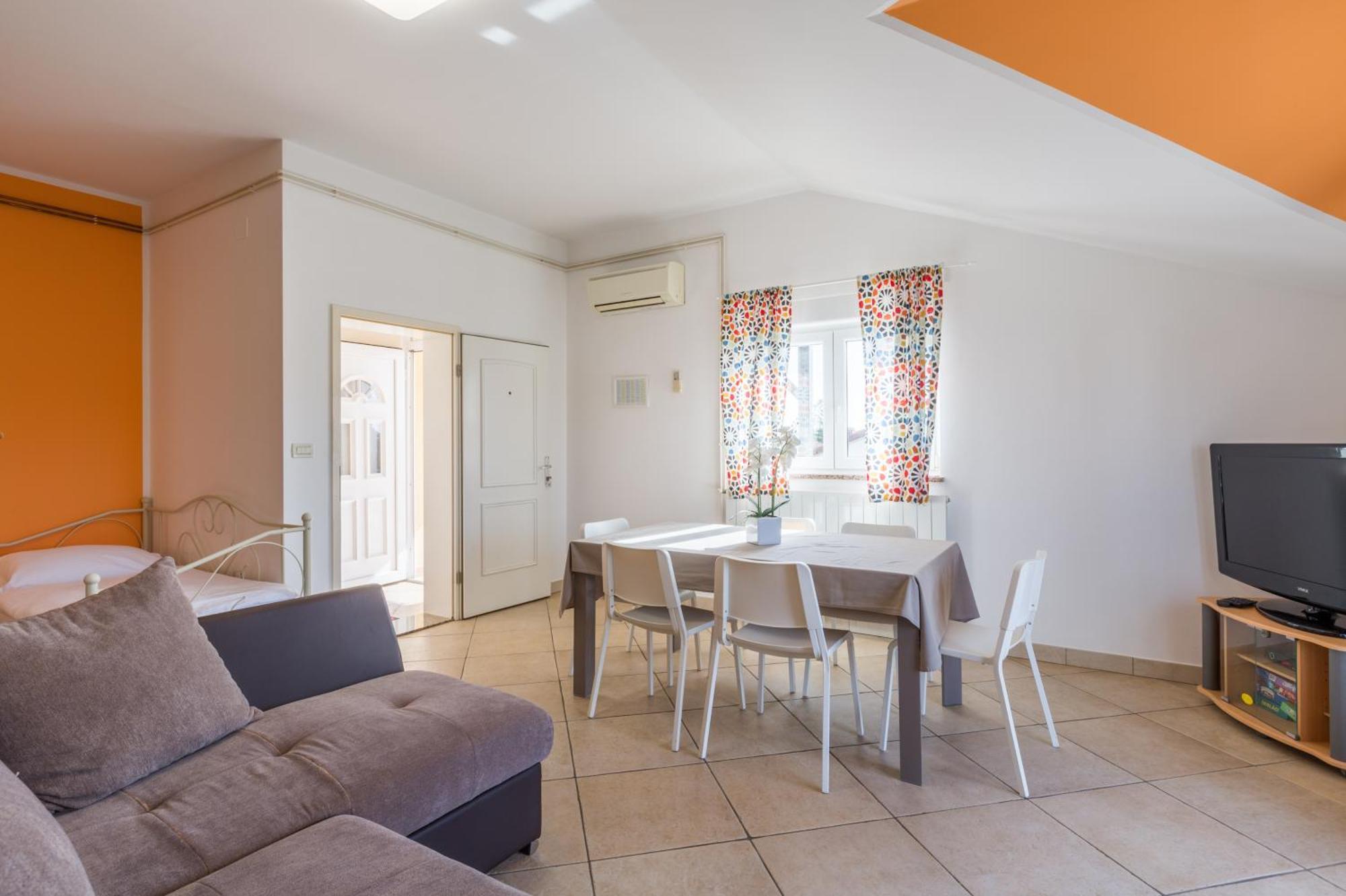 Trbovic Apartments Peaceful Stay With Free Parking, Pet-Friendly, And Bike Storage In อูมัค ภายนอก รูปภาพ