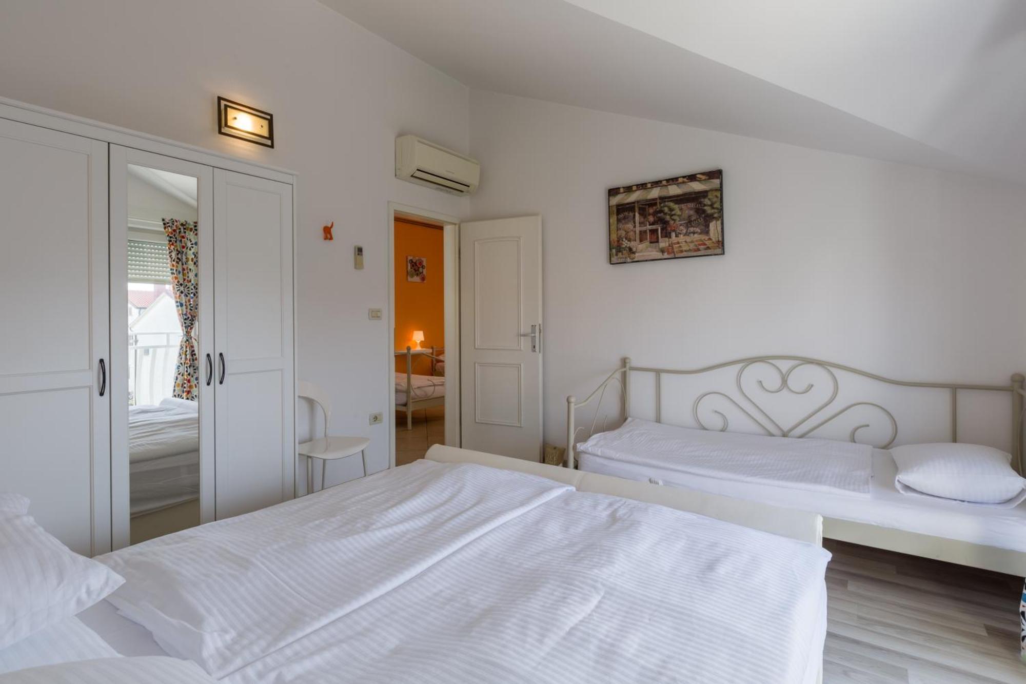 Trbovic Apartments Peaceful Stay With Free Parking, Pet-Friendly, And Bike Storage In อูมัค ภายนอก รูปภาพ